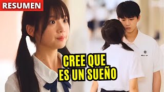 🔥ELLA viaja al pasado y BESA A SU CRUSH creyendo que es un SUEÑO [upl. by Pascale]