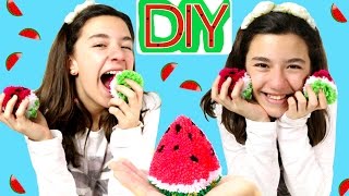 Cómo hacer un pompón con forma de Sandia DIY Watermelon pompom [upl. by Akeihsal]