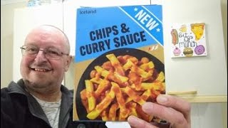 NEW Iceland Chips amp Curry Sauce  Only £1  Microwave Meal  Food Review [upl. by Binnings206]