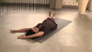 Die Mondsichel Yin Yoga  Natürliche Entspannung des Rückens [upl. by Hildegard]