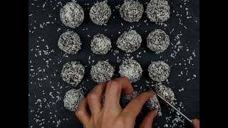 Palline di Cocco e Cioccolato by altacucina RICETTA FACILE [upl. by Frankie504]