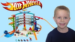 Hot Wheels Ultimate car garage playset with spiral ramp raceway shark attack electric sounds [upl. by Rue109]