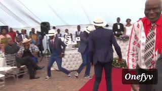 Leonard Zhakata Wedding Performance  Sesifikile live [upl. by Adidnere471]