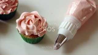 Spritsa en ros på cupcakes • Heavenly Cupcake [upl. by Butch]