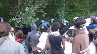 ZAD du Testet 08092014  Charge de la GM sur les 5 Enterrés [upl. by Cowles]