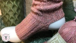 YogaSocken mit BündchenMuster stricken  Strickanleitung Socken  Woolhousede [upl. by Katusha]