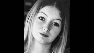 Mary Hopkin sings Bugeilior Gwenith Gwyn [upl. by Yblek]