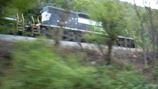 Pacing Norfolk Southern V29 with EMD SD40 [upl. by Haleemaj]