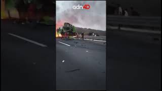 🚨 ¡Última Hora Tras fuerte accidente en el Libramiento San Luis Potosí autobús se incendia [upl. by Thanasi]