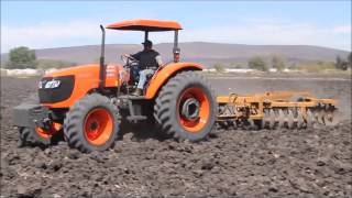 Tractor KUBOTA M108S Rastreando Jacona Mich Febrero 2015  EAE Distribuidor Autorizado Zamora [upl. by Yadrahc]