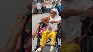 She is a diabetic patient Helped her with medicines and fruits humanity shorts hussainmansuri [upl. by Randolph883]