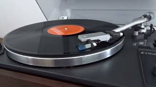 TrioKenwood KP2022A Vintage Turntable Demo Playing David Bowie  Changes [upl. by Favrot]