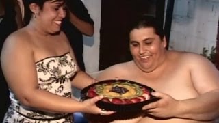 Funeral held for Manuel Uribe the worlds heaviest man in Mexico [upl. by Dyanna251]