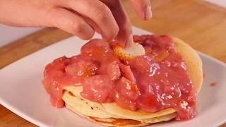 Como Preparar Pancakes en Salsa de Fresa y Arandanos  CocinaTv por Juan Gonzalo Angel [upl. by Binni]