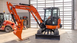 Kubotas Best Selling Excavator  Overview of the KX040 [upl. by Romalda582]