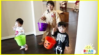 Ryan and twins goes Trick or Treating for Halloween with Candy Haul [upl. by Yurt351]