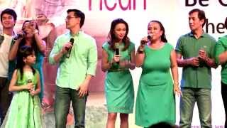 Be Careful With My Heart Casts sing quotKapit Bisigquot at Finale Mall Show [upl. by Carlen]