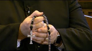 How to pray the Rosary with Father Matthew Cashmore [upl. by Kirima]