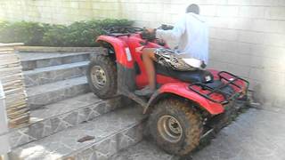 Subindo escada de quadriciclo LUKAO  ATV HILL CLIMB 4x2 vs 4x4 [upl. by Thury300]