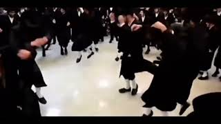 Juif qui danse  Meme Heuss lenfoiré [upl. by Enilauqcaj]