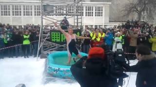 Professor Splash sets Guinness World Record Highest Belly Flop [upl. by Wiseman]