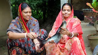 খুব ভোরে ধরা রাজুর পাঠানো জ্যান্ত এই মাছের স্বাদই আলাদা সঙ্গে করলা ডাল ও ওলের ভর্তা  Pangas Fish [upl. by Aikahc85]