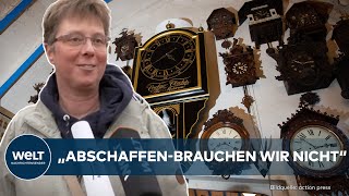 UHRUMSTELLUNG AUF WINTERZEIT Wer hat an der Uhr gedreht Braut es das noch Ihre Stimme [upl. by Noelc406]