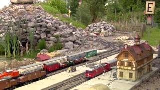 Eisenbahnspielen in freier Natur Garten und Parkbahnen im Schwabenland [upl. by Rogovy]