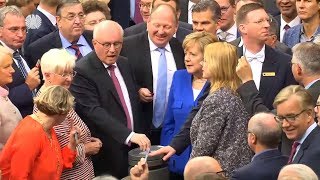 UNIONSFRAKTION BEGEHRT AUF Merkel muss im Krisenmodus bleiben [upl. by Eyde494]