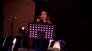 Meryem benallal chante les yeux de la mama en live [upl. by Moseley]