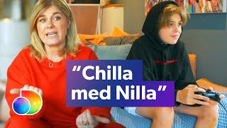 Wahlgrens värld  Kan Theo lära Pernilla några gamingskills  discovery Sverige [upl. by Ryun142]