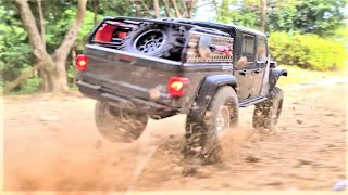 RC Car Axial SCX10 III Jeep JT Gladiator OffRoad Action 지프 글래디에이터 [upl. by Newhall756]