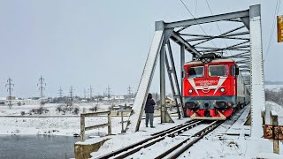 Tren IR1830 Galati  Cluj Napoca trece podul de peste raul Suceava cu EA502  08012024 [upl. by Elehcar]