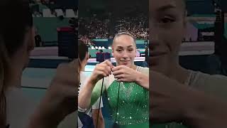 Rejetée par la France la gymnaste Kaylia Nemour obtient une MÉDAILLE dOR pour lAlgérie [upl. by Odoric]