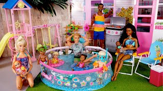 Familia Barbie y Ken Juegan en la Piscina [upl. by Lucier]