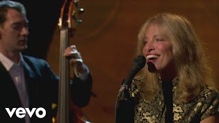 Carly Simon  I Only Have Eyes for You Live On The Queen Mary 2 [upl. by Annazus]