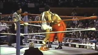 WWC Carlos Colón vs Abdullah the Butcher 1985 [upl. by Gaspar]