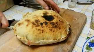 Come fare il pane arabo nel forno a legna  10 minuti di delizia  Arabian bread in pizza oven [upl. by Garris]