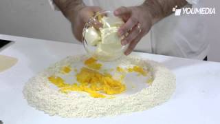 Come preparare la Pasta frolla un impasto facile e versatile [upl. by Benny]