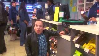 Warwick Davis in life´s too short Very funny scene 1 [upl. by Aihpled]