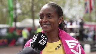 World Record Holder Tigst Assefa Grabs Second In Sprint To Finish In Womens Race At London Marathon [upl. by Olonam]