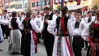 Aufmarsch und Tanz vor der Schranne in Dinkelsbühl 2012  Heimattag der Siebenbürger Sachsen [upl. by Akimrej]