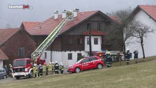 Sieben Feuerwehren bei Zimmerbrand in Geiersberg im Einsatz [upl. by Yanehc]