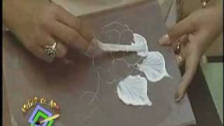 Atelier de Arte  Tecnica de relieve  Baul con floreswmv [upl. by Africah898]