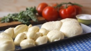 Rezept Käse selber machen  Mozzarella  Allrecipes Deutschland [upl. by Anelis70]