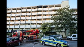 Feuerwehreinsatz in Laatzen Todesopfer bei Wohnungsbrand [upl. by Nonnahsed]