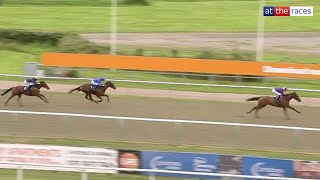 €800K filly CATHEDRAL makes big debut at Lingfield [upl. by Gibb]