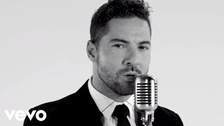 David Bisbal  Me Enamoré De Ti Lyric Video [upl. by Animrelliug179]