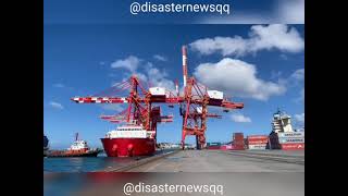 A container gantry crane collapsed at Taiwans Keelung Port [upl. by Oruhtra140]