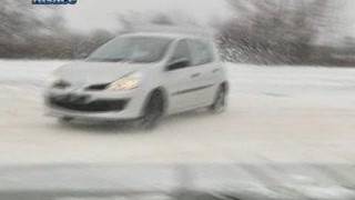 Hiver les bons réflexes à avoir en voiture [upl. by Birdella]